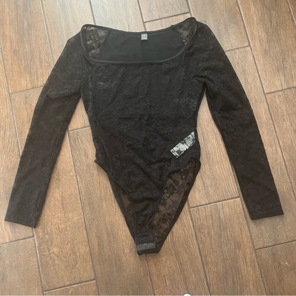 Sexy Black Lace Bodysuit size Medium New without Tags - Picture 2 of 7